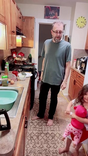 Hello 🥰 | Ana Banana