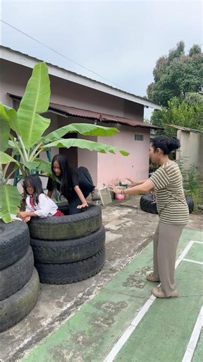 Jangan masuk ke lubang
