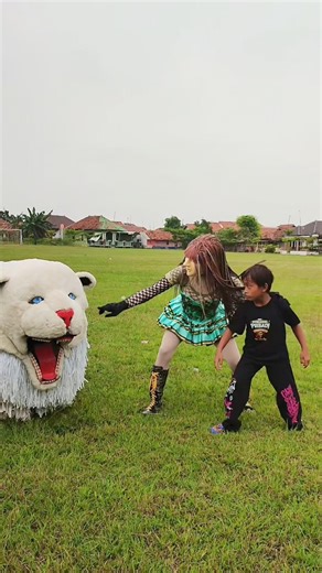 Nabil dan Rika cudimg cuding ke can macanan