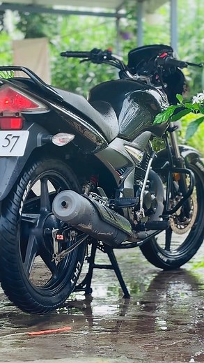 57 vala 🧿🖤 on Instagram: "🔰ʜᴏɴᴅᴀ ᴀɪʀʟɪɴᴇ 🚷 . . . . . . . . . . #unicorn #5957🚀🔱💝 #trending #viral #instagood #trendingsong❤️ #baramatikar #explorepage✨ #baramatikar #edits #black #ghoda🐎💥❤️ #mrftyres #blackhorse♠️🐎"