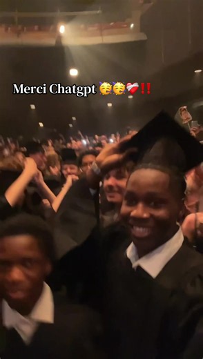 Abonnez-vous 🙏🏾❤️ | Merci, ChatGPT. Tout au long de cette année scolaire, tu as été présent dans les moments de doute, de stress et de fatigue. Que ce soit pour un devoir de dernière minute, une révision avant un examen ou simplement pour mieux comprendre une matière, tu nous as aidés à avancer. Aujourd’hui, en célébrant notre graduation, nous voulions simplement te dire merci d’avoir fait partie de cette aventure. ❤️‍🩹🎓 @ℤ𝕖𝕟🃏 @Ezio Schmitt