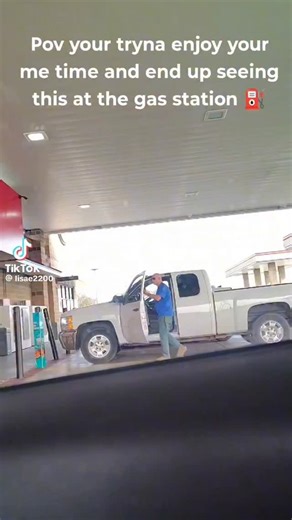 The Unfiltered Veteran on Instagram: "Oklahoma, you all wild ! Is that the Po Po ?? 😱🤭😆🤣📢📣🇺🇸 More on our YouTube channel The Unfiltered Veteran. 💙 IGY6 #FDT #trending #usa #news #viralvideos #instadaily #fyp #freedom #travel #followme #worldwide #global #magasucks #mexico #resist #nokings #womensrights #harris #biden #veteran #blm #lgbtq #project2025 #funny #lol"