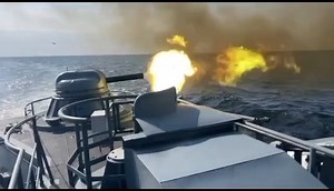 #OGZ ⚓️🇵🇱 daje ognia❗🔥🔥🔥💪 Tak wygląda strzelanie artyleryjskie do celów nawodnych z szybkostrzelnej armaty AK-630M w wykonaniu okrętu rakietowego ORP Orkan❗ 🎯💥 💪 BRAVO ZULU‼️ 😍❤️Tak trzymać‼️ 👏🤝💪👊 📸mł. chor. mar. Kamil Frey /3FO Dowództwo Generalne Rodzajów Sił Zbrojnych Dowództwo Operacyjne Rodzajów Sił ZbrojnychSztab Generalny WP Ministerstwo Obrony Narodowej Polska Zbrojna #3FO #dOB #3FOZawszeWierniBanderze #OneTeamOneFight | Marynarka Wojenna RP