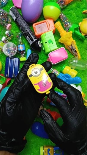 Asmr color balls and candy container whit suitcase minion