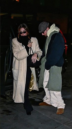 Justin Bieber with his wife Hailey beiber 🥹 #hailey #selenagomez #justinbieber #viral #viralshorts