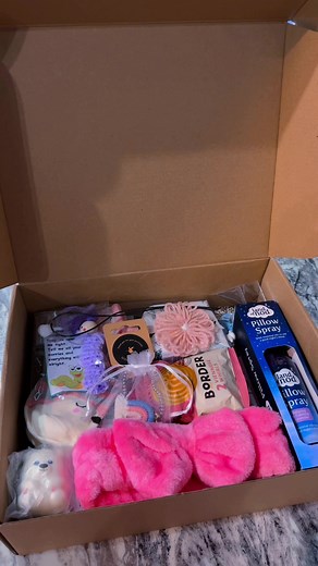 I apologise that i’ve been so bad at posting on tiktok! It takes much longer for me to put together a tiktok video so I usually post more frequently on other socials, but i’m still here! 🩷 #kindnesscardsproject #charity #fyp #carepackage #mentalhealth #chronicillness #kindness