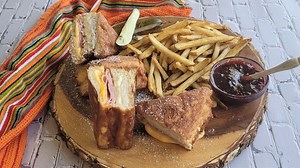 BENNIGAN'S | Monte Cristo Sandwich - Restaurant Recipe Recreations
