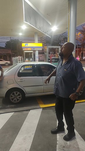 Interaction at Urban Gas Station Captured on Video