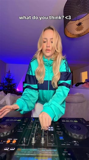 VANSESSY | What do you think? @vansessy.music | Instagram
