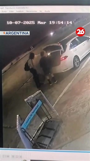 Canal 26 | 🔴 CÁMARA DE SEGURIDAD CAPTÓ EL ENCUENTRO ENTRE PABLO LAURTA Y EL REMISERO DESAPARECIDO ➡️ Una cámara de seguridad registró por última vez... | Instagram