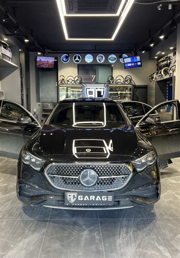 W214 Kasa Mercedes E Serisi (Yeni Kasa) için uygulamalarımız: • Orijinal Burmester ışıklı kolon kapağı • Orjinal 4D dönen tweeter sistemi • Arka dijital klima paneli • Smartbox uygulaması #mercedesbenz #mercedeseclass #burmester #ambiyans #w214