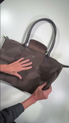 How to fold Longchamp Le Pliage in seconds! 👜✨ #HowToFold #LongchampLePliage