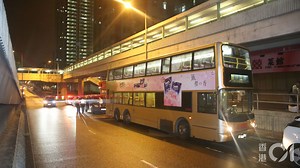 葵涌道兩車相撞　貨Van司機「吹波波」超標逾三倍被捕