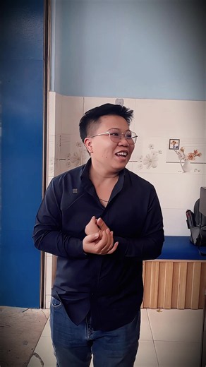 Thêm 1 bạn nhân viên âm thầm tặng nước cho những cô chú khó khăn ở gần cơ sở Gò Vấp, được nghe kể lại, và My cũng âm thầm đến khuyến khích tinh thần của bạn. My thật cảm thấy ấm áp về những bạn nhân viên lan tỏa điều tích cực tới mọi người #tiemtramoccauhuonglong #huonglong #tramoccau #traduongmientay #congviechangngay