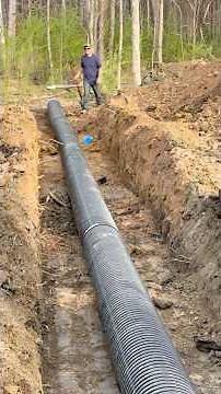 LetsDig18 laying pipe