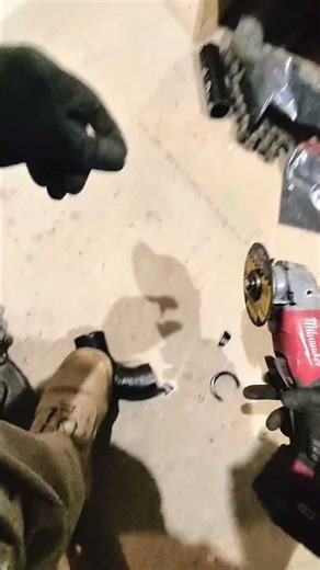 Snapping nohub cast iron pipe #plumber #howto #plumbing