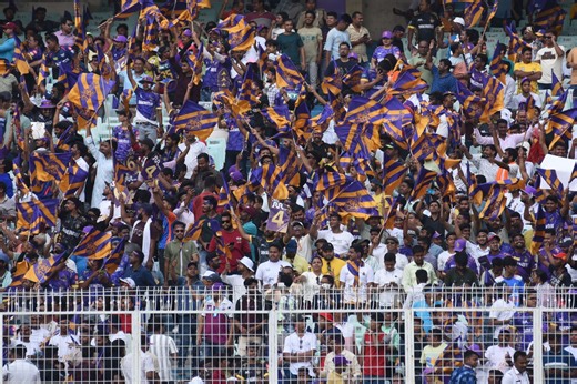Huge fight breaks out between fans at Arun Jaitley Stadium during DC vs RR IPL 2025 match [Watch]