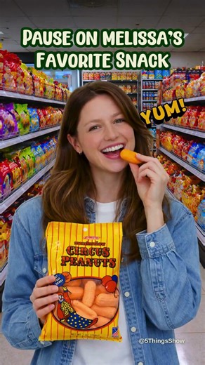 Pause the video on Melissa Benoist's favorite snack.🍊 Did you land it?