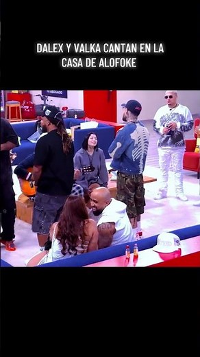 Valka cantando celoso junto a Dalex