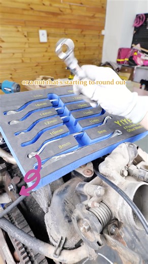 Extractor Wrenches for Stripped and Rounded Bolts