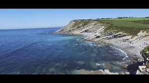 WHaouuuu. Le pays basque vu du ciel ... avec la côte baignée par la mer Cantabrique et le golfe de Gascogne. De Espelette jusqu'à Biarritz en passant par le Col d'Ibardin, Guéthary et Bidart, ... Une pure merveille cette vidéo de Thibault Penin. Retrouve son instagram par ici : https://www.instagram.com/petibalt/ | Pays basque