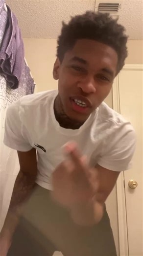 Ebk Cyraq on Instagram: "@imrundown4_ nihh cant even accept my collab post wake yo bch ahh up 🥲"