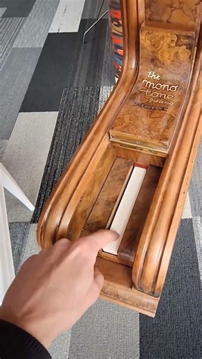 🎹 What would you play on this piano? 📸 Dušan Holý