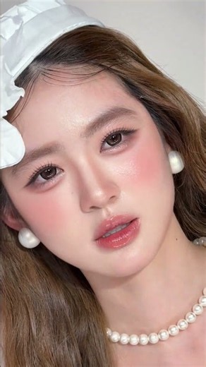 💋 Korean Pouty Lips Tutorial | Soft Gradient & Glossy Lip Makeup #shorts #makeuptutorial #viralvideo