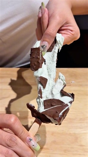 The Chewy Mint Ice Cream I Found at a Japanese Convenience Store
