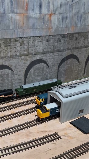 HORNBY TT CLASS 37 21 PIN DECODER ,i PHONE SPEAKR WITH LEGOMANBIFFO'S SOUND.