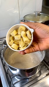 Bambara nut (which Okpais made from), is rich in protein and essential amino acids. It is also a good source of carbohydrates, dietary fiber, vitamins and minerals. Now pair that with oat which helps you stay fuller for longer and tell me if you’ll be hungry before 6pm😄. My blender: @rockpower_nigeria #breakfast #unusualbreakfast #6to6 #breakfastidea #okpa #oat #nigerianfood #goodfood #nigerianfoodblogger | Remremdfoodie