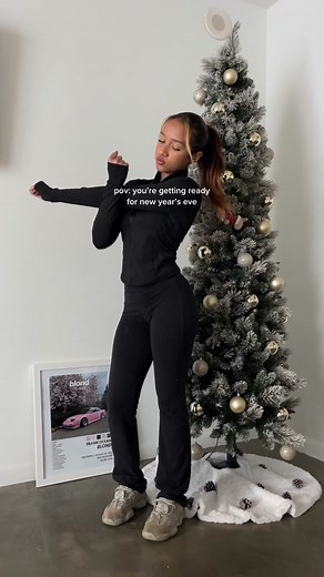 looks like i’m pulling up to the club with a suitcase & stash of grapes 😭✨#iykyk #fypシ