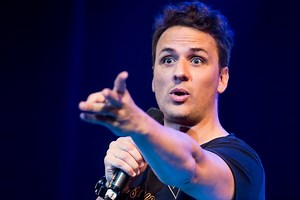 Stand up comedy: 7 referentes del género que saben cómo hacer reír