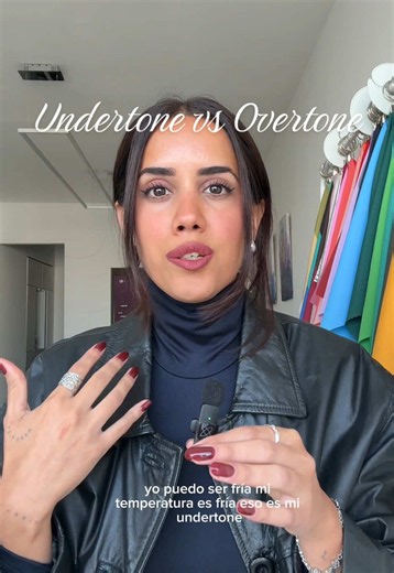 Muchas me confunden con otoño profundo cuando soy invierno profundo. Ya les hice un video mostrando la comparación pero me faltó explicarles estos conceptos claves! Undertone vs Overtone 💖 los conocían? #colorimetria #coloranalysis #analisisdecolor #undertone #diagnosticodecolorimetria