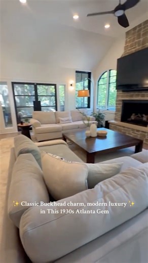 🏡 1930s Atlanta Renovation • Modern Kitchen • Bright Living Spaces