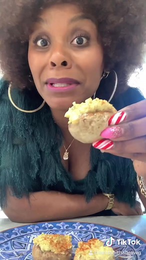 Just incase yall need a reminder about the Angel eggs recipe❤️😂. Love yall! #vegan #deviledeggs #angeleggs #savedeggs #tabithabrown
