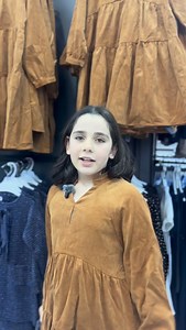✨robe fille prix 2000 da age 7 ans jusqu’a 13 ans 📍 Bab el oued femme ( à côté de magasin nadia store ) 📍 Bab el oued enfant ( juste à côté de la CNAS ) 📍 Bainem ( el phare à côté de supérette zemzem ) 📍bejaia ( Rond-point aamriw quartier dalles en face maison l’opéra ) 📦 livraison disponible 58 wilayas #papamama #dz #تقليدي_جزائري #yennayer #زينة | Papa et Mama