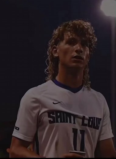 Hide your moms, ima problem #soccer #mullet