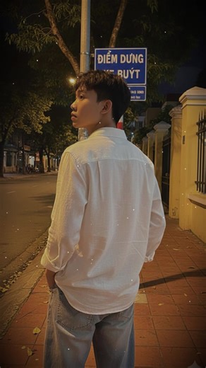 Bước 1: Vào gg Gemini hoặc gg Studio Chọn đính kèm ảnh tham chiếu khuôn mặt ( ưu tiên ánh chân dung rõ mặt ) Lưu ý nhất định phải chọn thiết lập Hình ảnh để tăng thêm độ 100% giống với khuôn mặt của bạn! Bước 2: Copy & dán câu lệnh Prompt bên dưới (Lệnh Dưới cmt nha ae ) Bước 3 : Chờ & Nhận Kết Quả Download hoặc không vì không ưng ý Bước 4 : Nếu không ưng ý thì thoát khỏi Gg và làm lại ở Bước 1 Bước 5: like, follow và share Nếu thành công như mong đợi .... Hãy để tác phẩm bạn dưới comment để Ae 