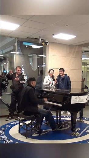 Street piano in Holand🇳🇱オランダの駅でストリートしたら大喝采貰って恥ずかしかった🫣 #海外ストリートピアノ