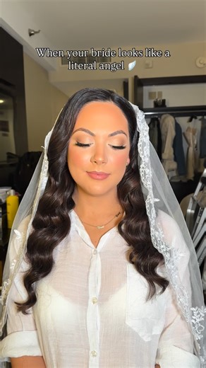 LAS VEGAS HAIR AND MAKEUP ARTISTS on Instagram: "Angel glam > everything 🪽✨ Soft, radiant, and timeless—perfect for a Vegas Bride 🤍 Glammed with Courtney & Annie Now booking Las Vegas brides 💄 Follow for more Bridal Hair & Makeup inspo ✨ #LasVegasBridalMakeup #BridalGlam #VegasMUA #LasVegasMakeupArtist #VegasMakeup #LasVegasBride #VegasWedding #bridalhairandmakeup #VegasWeddings #bridalhairandmakeupartist #bridalinspiration #bride"