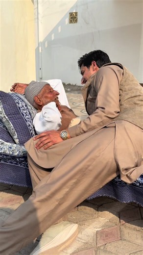 Exploring the Gondal Community in Mandibhauddin