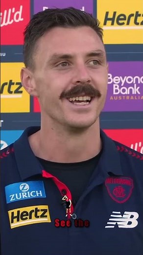 Melbourne Sing the Collingwood Theme Song