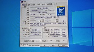 ！超频~INTEL CORE I7-6950X处理器@全核4.3Ghz频率下性能参数和CPU-Z测试得分。感谢粉丝“名字随便真是抱歉”提供测试视频！