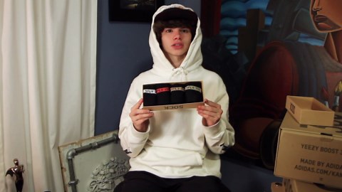 Unboxing Yeezy 350 V2 Socks: A Perfect Match?