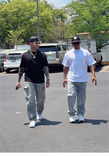 Caminando en el suelo con mi bro de otra madre 🤝🔥 @RICKY👹 #elsalvador🇸🇻 #usa🇺🇸 #paratiiiiiiiiiiiiiiiiiiiiiiiiiiiiiii #Viral #
