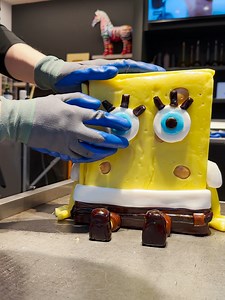 Sculpting Sponge Bob | Rocks & Rolls Candy