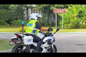 Forest City provides 24/7 auxiliary police patrols to ensure community safety 城市守护者，最美“风警”线，#金融特区森林城市 配备7*24h辅警巡逻，严密安保服务，曾获颁“最佳安全城市”称号 | Forest City 森林城市