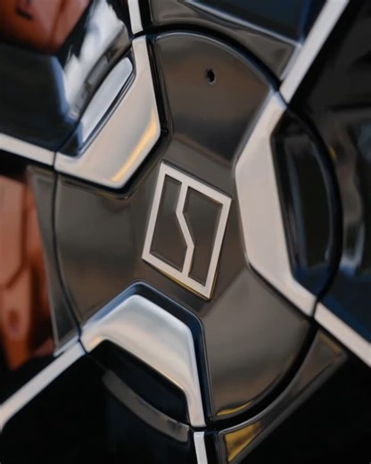 ✨If looks could kill!✨ Coming off the back of winning Carsguide Car of the Year! and achieving the highest possible safety rating from ANCAP, we wanted to invite you to take a closer look at what makes the Zeekr 7X so special. If you want to take an even closer look, make sure to book a test drive now with Zeekr Perth! #ProudMoment #Zeekr7X #zeekraustralia #ZeekrPerth #luxurylifestyle #citylife #perth | Zeekr Perth