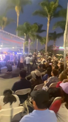 🎉 HAPPY NEW YEAR 2026 – TẾT RỘN RÀNG CÙNG TELETRON ORLANDO 🎉 ✨ Kính mời quý đồng hương đến chung vui cùng Teletron Orlando trong những ngày đầu năm mới với CHƯƠNG TRÌNH MỪNG XUÂN ĐẶC BIỆT – HOÀN TOÀN MIỄN PHÍ ✨ 🎁 TẶNG QUÀ MIỄN PHÍ cho 100 khách đầu tiên MỖI NGÀY 🎶 NHẠC HỘI MÙA XUÂN MIỄN PHÍ 100% – 2 NGÀY DUY NHẤT 📅 Thứ Bảy 01/03 & Chủ Nhật 01/04/2026 📍 Teletron Orlando 🌸 Quy tụ dàn ca sĩ – nghệ sĩ – danh hài thân quen : ⭐ Mạnh Quỳnh ⭐ Châu Ngọc Hà ⭐ Ngọc Ngữ ⭐ Nguyễn H. Nhung ⭐ Danh hài T